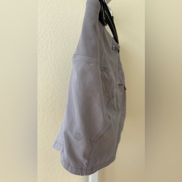 Lululemon Run Times Short II in Dark Chrome - Size 4 - Picture 8 of 9